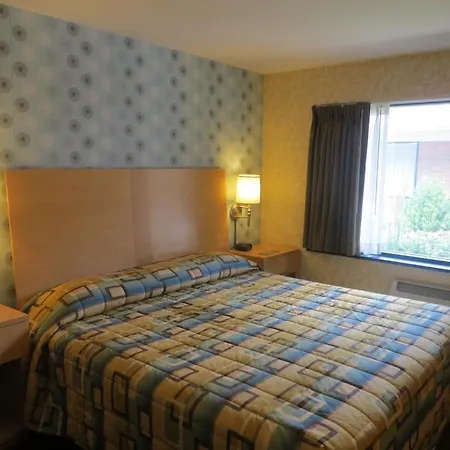 Carleton Of Oak Park Hotel Room photo