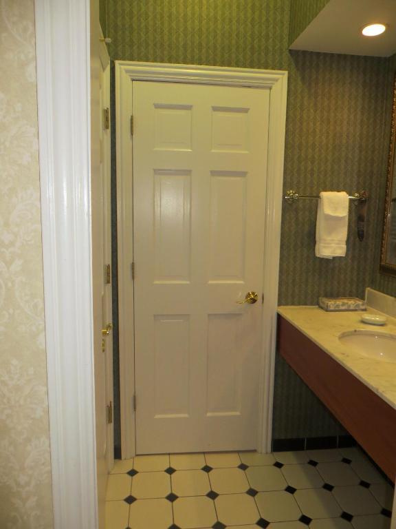 Carleton Of Hotel Oak Park