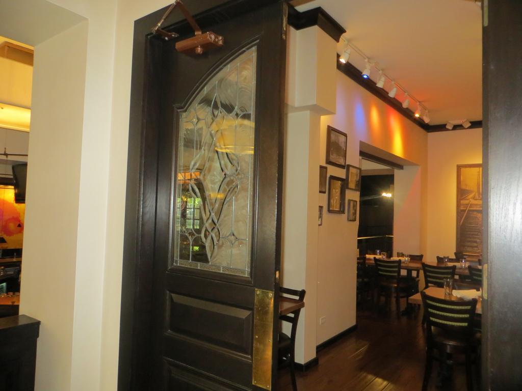 Hotel Carleton Of 3*