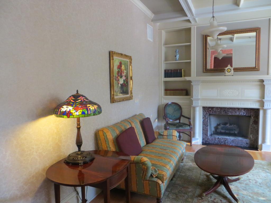 Hotel Carleton Of 3*