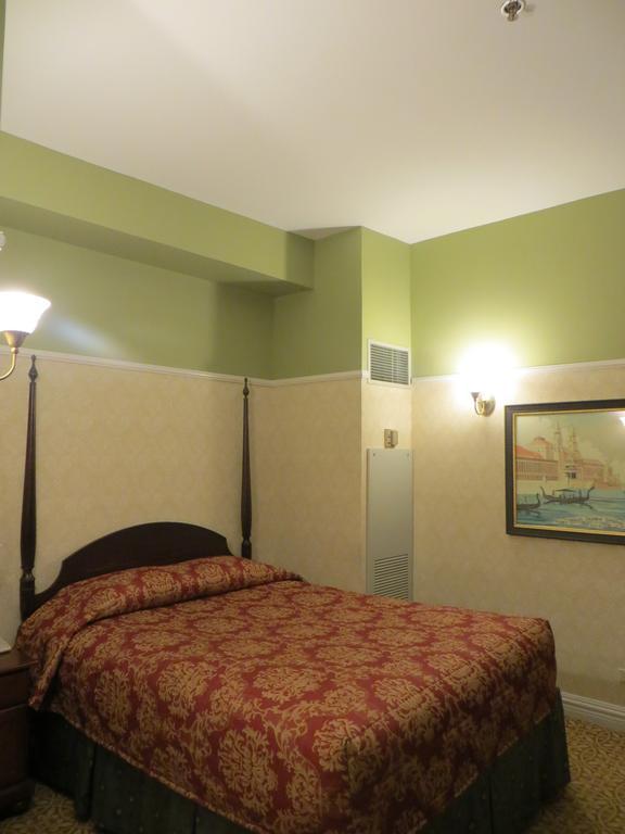 Hotel Carleton Of Oak Park